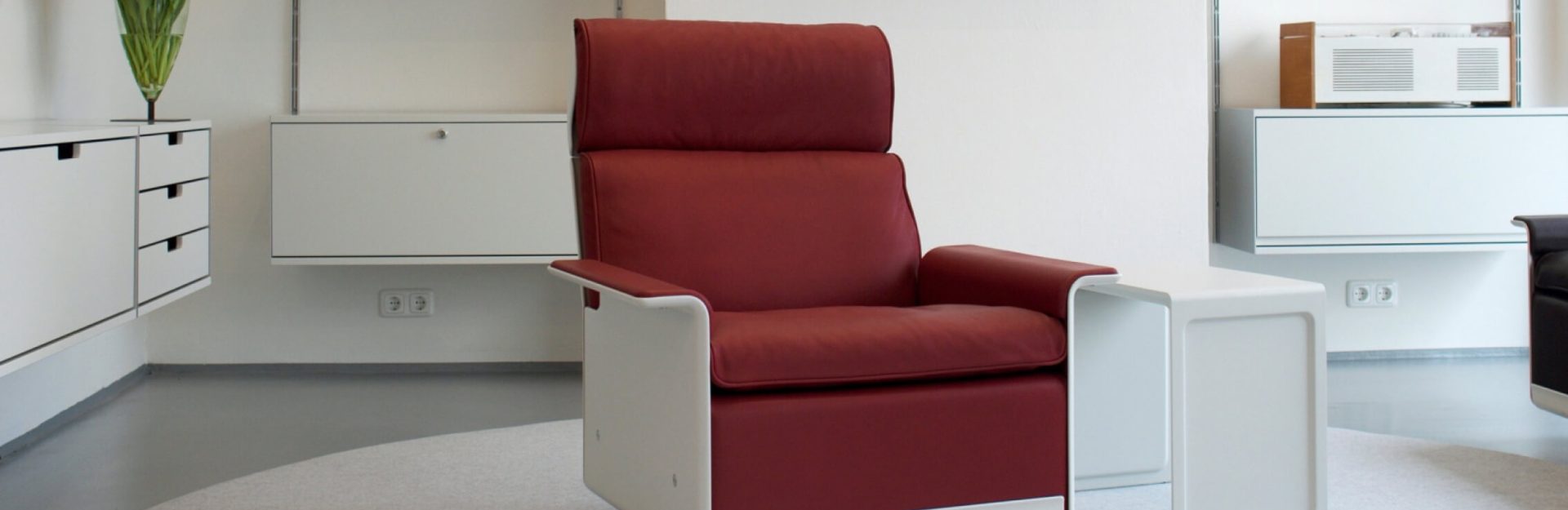 A photo of the classic 620 Chair Programme in red